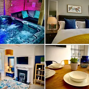 Clifton Stylish Hot Tub House In Blackpool